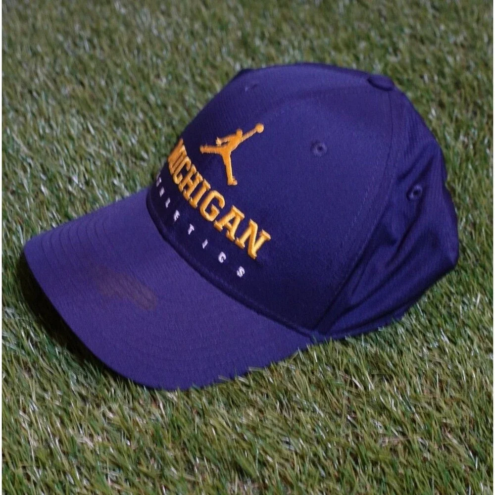 UNIVERSITY OF MICHIGAN WOLVERINES JORDAN BRAND HAT WOLVERINES Size M/L